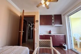 ŠILO, 2 APARTMANA 200 METARA  OD MORA, Dobrinj, Daire