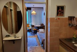 Apartman 80m od mora, Novi Vinodolski, Appartment