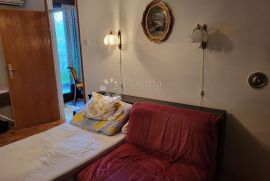 Apartman 80m od mora, Novi Vinodolski, Appartment