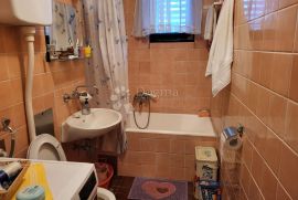 Apartman 80m od mora, Novi Vinodolski, Appartment