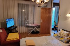 Apartman 80m od mora, Novi Vinodolski, Appartment