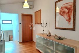 Martinkovac 3s + db -najam, Rijeka, Appartment