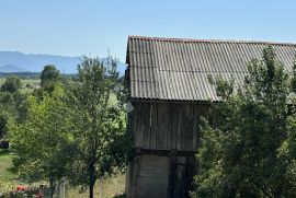 SEOSKO IMANJE S DVA POMOĆNA OBJEKTA I 3800M2 ZEMLJIŠTA, Gospić - Okolica, House