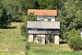 SEOSKO IMANJE S DVA POMOĆNA OBJEKTA I 3800M2 ZEMLJIŠTA, Gospić - Okolica, House