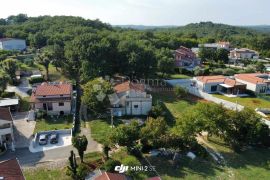 Prostrana kuća u Rovinjskom Selu, Rovinj, Дом