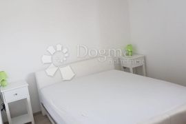 MALI LOŠINJ -APARTMAN 1 KAT - NAMJEŠTENO 279.000, Mali Lošinj, Stan