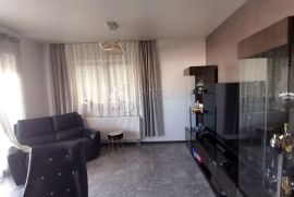 PROSTRAN penthouse 144m2 U SVETOJ KLARI- s terasama i 2 parkirna mjesta!!!, Zagreb, Flat