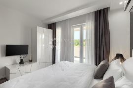 VILA SA VLASTITIM WELLNESS CENTROM U ROVINJU, NASELJE ROVINJ, Rovinj, Maison