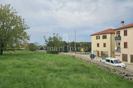 ROVINJ - ROVINJSKO SELO, građevinsko zemljište od 1350 m2, Rovinj, Terreno