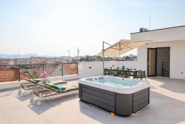 PENTHOUSE Centar Zadra prilika!, Zadar, Flat