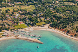 GRAĐEVINSKO ZEMLJIŠTE U PEROJU ZA VILU ILI STANOVE, Vodnjan, Terrain