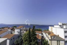 Crivenica, stan  sa terasom 76 m2, 2 red do mora, Crikvenica, Apartamento