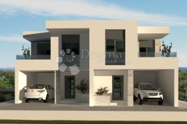 VODICE – KUĆA NA ATRAKTIVNOJ LOKACIJI – JZ, Vodice, Casa