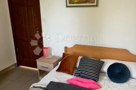 Samostojeća Villa s 9 apartmana - Nemira !!!, Omiš, Casa