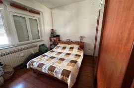 STAN CENTAR GRADA , PRILIKA !!!, Gospić, Apartamento