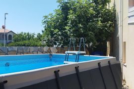 GRAD KRK - APARTMAN S VELIKOM OKUĆNICOM, Krk, Διαμέρισμα