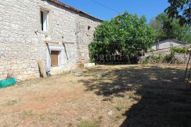 Obiteljska kuća u okolici Sv.Lovreča, Poreč, House