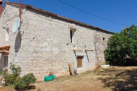 Obiteljska kuća u okolici Sv.Lovreča, Poreč, House