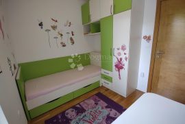 BRODARICA - TROSOBNI APARTMAN S POGLEDOM NA MORE, Šibenik - Okolica, Stan