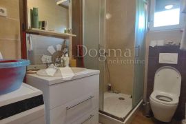 BRODARICA - TROSOBNI APARTMAN S POGLEDOM NA MORE, Šibenik - Okolica, Stan