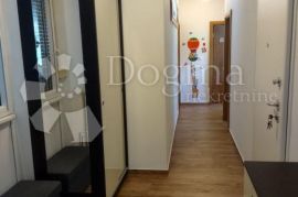 BRODARICA - TROSOBNI APARTMAN S POGLEDOM NA MORE, Šibenik - Okolica, Stan