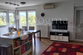 BRODARICA - TROSOBNI APARTMAN S POGLEDOM NA MORE, Šibenik - Okolica, Stan