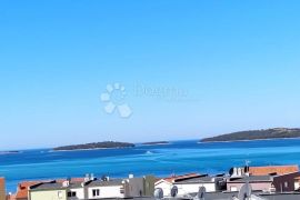 BRODARICA - TROSOBNI APARTMAN S POGLEDOM NA MORE, Šibenik - Okolica, Stan