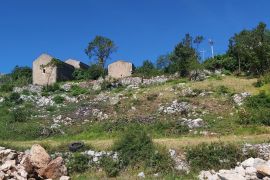 Građevinsko zemljište na istočnoj obali Istre, Kršan, Γη