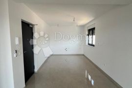 ROGOZNICA- PREDIVAN STAN U NOVOGRADNJI 130M OD MORA, Rogoznica, Kвартира