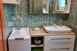 NAMJEŠTEN APARTMAN VRSI MULO 120 M OD MORA, Nin, Διαμέρισμα