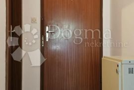 Stan 93m2 sa vrtom od 80m2, 700m od mora, Poreč, Daire