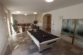 Potpuno renovirana austrougarska Villa u srcu Pule, Pula, Casa