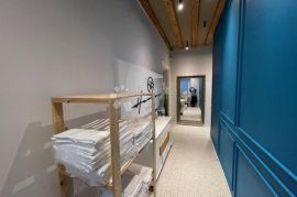 RIJEKA u samom centru grada prodajemo nekretninu s pet apartmana, Rijeka, Apartamento