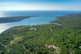 EKSKLUZIVNA VILA S BAZENOM NA OSAMI BLIZU MORA!, Marčana, Maison