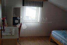 KRK,MALINSKA -Apartman 3S+DB,terasa,tri parking mjesta, Krk, Wohnung