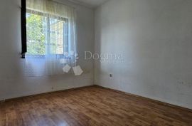 Komforna Mala Kuća od 110m², Pula, Ev