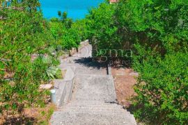 ZLARIN, jedinstvena vila i građevinska parcela nadomak mora sa spektakularnim pogledom, Šibenik - Okolica, Σπίτι