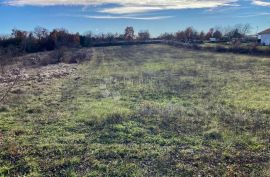 ODLIČNO GRAĐEVINSKO ZEMLJIŠTE U MIRNOM MJESTU, Kanfanar, Land