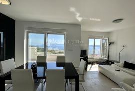 PRILIKA! Penthouse sa panormaskim pogledom i bazenom Crikvenica, Crikvenica, Kвартира