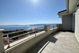 PRILIKA! Penthouse sa panormaskim pogledom i bazenom Crikvenica, Crikvenica, Kвартира