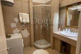 MALI LOŠINJ-NEREZINE PREKRASAN  PREMIUM APARTMAN 70 METARA OD MORA, Mali Lošinj, Flat