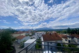 Obiteljska kuća u centru Viškova, Viškovo, House