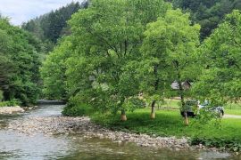 Savršenstvo na rijeci i vodopadu, Delnice, Maison