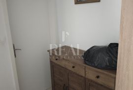 Prava prilika, stan u kući podjeljen na dvije jedinice, Kaštel Kambelovac!!, Kaštela, Appartement