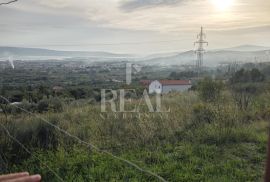 Prava prilika, poljoprivredno zemljište sa legaliziranim objektom, Kaštel Stari!!!, Kaštela, Terrain