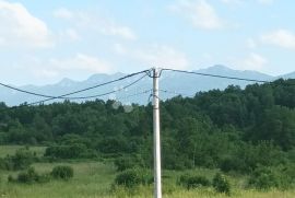 KUĆAU U OBNOVI NA PREDIVNOJ LOKACIJI S POGLEDOM NA VELEBIT, Gospić - Okolica, Casa