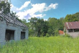 KUĆAU U OBNOVI NA PREDIVNOJ LOKACIJI S POGLEDOM NA VELEBIT, Gospić - Okolica, Casa