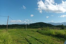 KUĆAU U OBNOVI NA PREDIVNOJ LOKACIJI S POGLEDOM NA VELEBIT, Gospić - Okolica, Casa