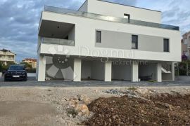 DVOSOBAN STAN NA PRVOM KATU ZGRADE, 250 m OD MORA, Vodice, Flat