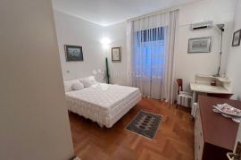 Elegantan, uređen stan u vili, kraj mora, s parkingom !, Opatija, Appartment